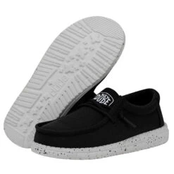 Wally Youth Slub Canvas - Black 9 Wally Youth Slub Canvas - Black -Heydude 40044 001 WALLYYOUTHSLUBCANVAS BLACK PAIRBOTTOM